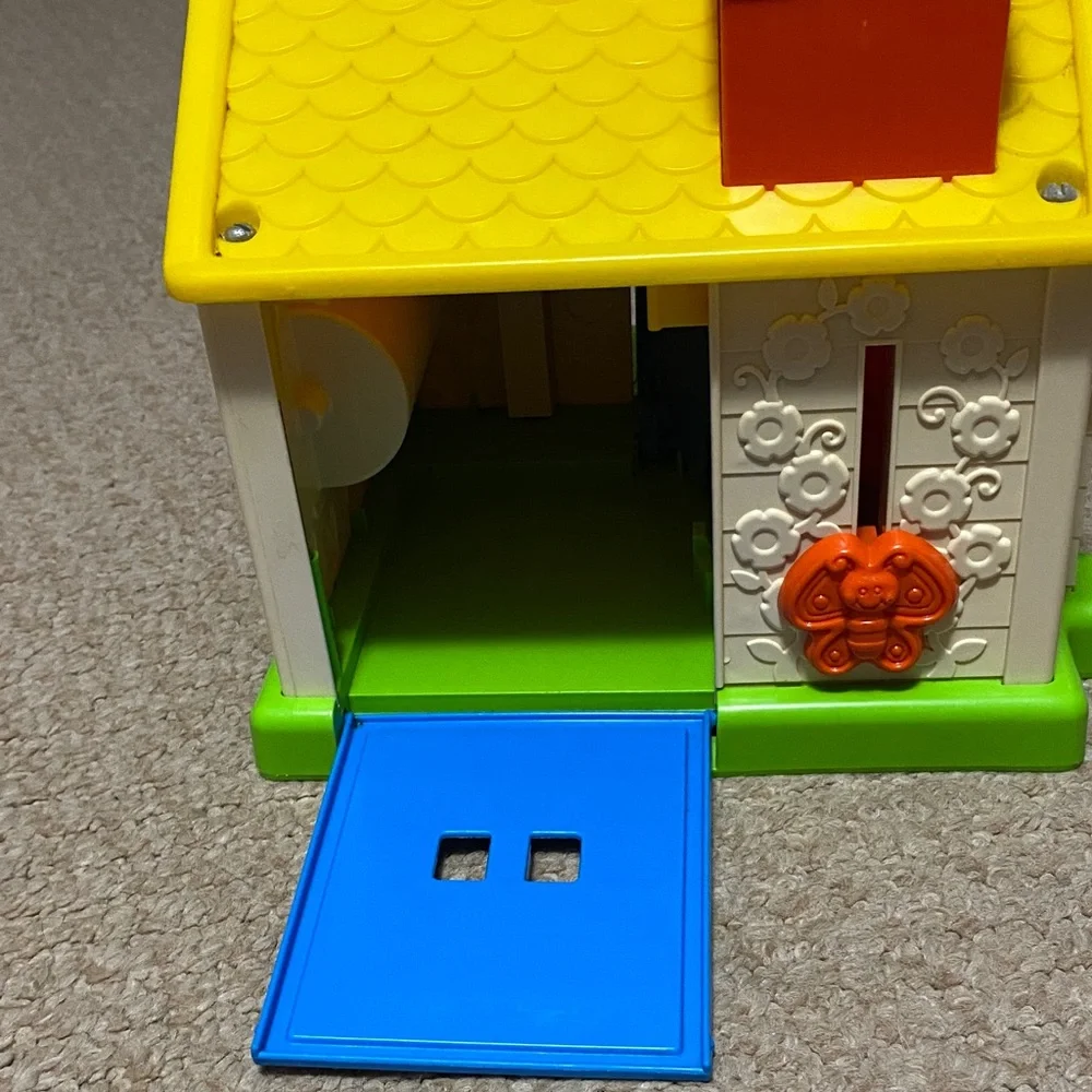 Vintage 1984 Fisher-Price Discovery Cottage